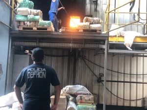 Polícia Civil realiza incineração de aproximadamente 34 toneladas de drogas em Dourados