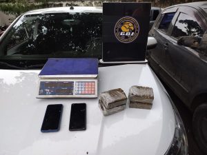 Polícia encontra oficina que modificava carros para transporte de drogas na capital Polícia encontra oficina que modificava carros para transporte de drogas na capital