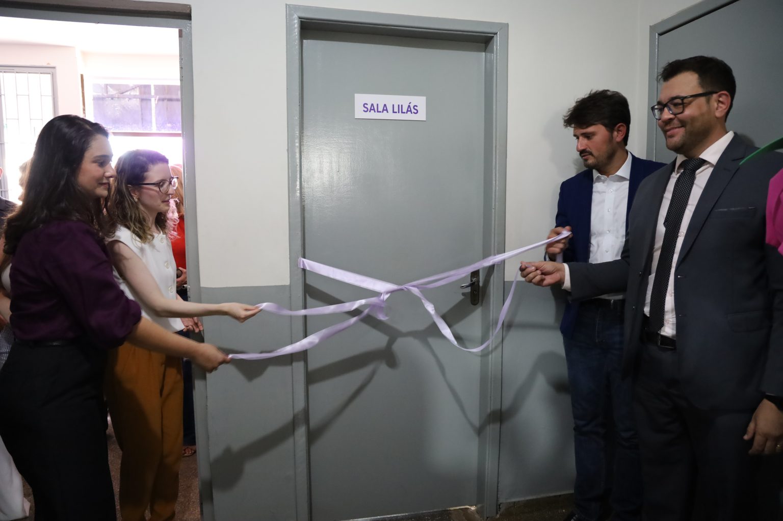 Autoridades durante a inauguração