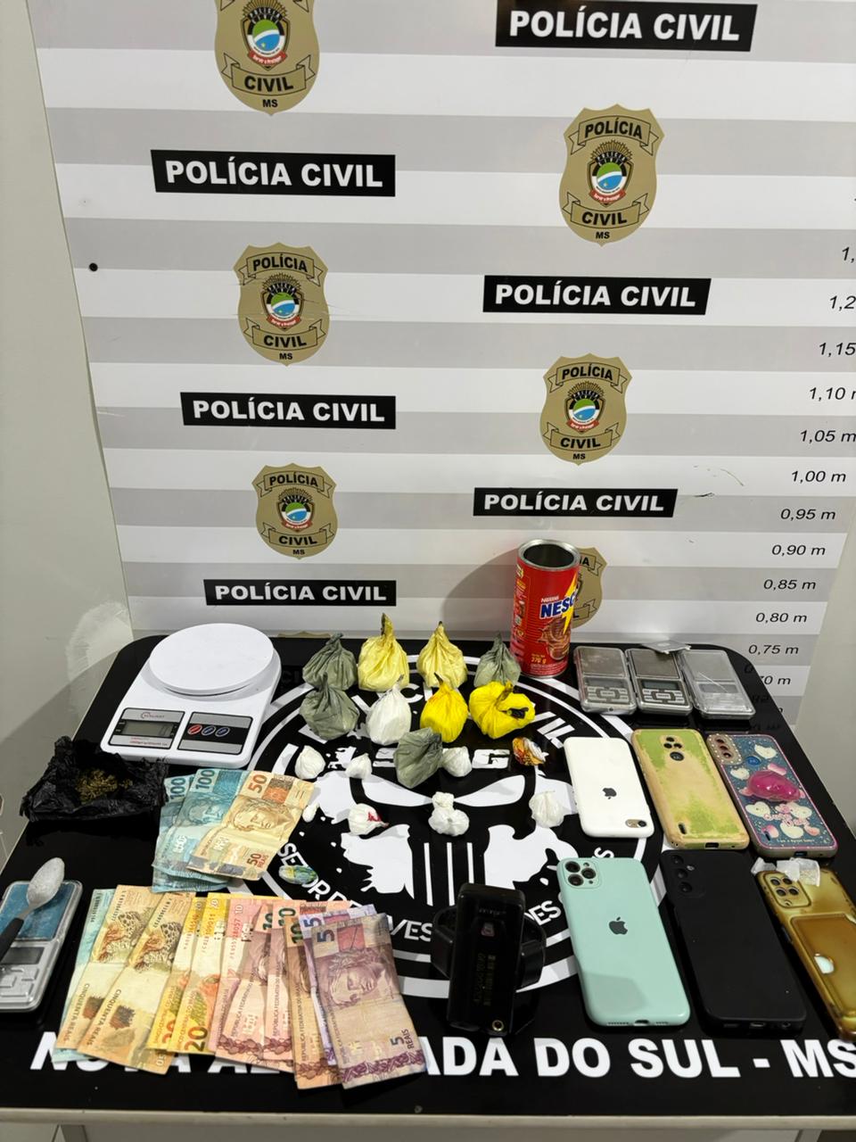 Material apreendido pela Polícia Civil