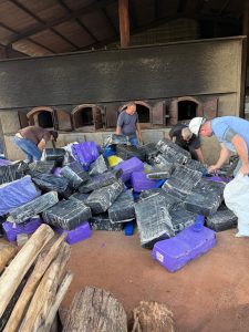 Em Mundo Novo, Polícia Civil incinera mais de 4 toneladas de drogas apreendidas Em Mundo Novo, Polícia Civil incinera mais de 4 toneladas de drogas apreendidas