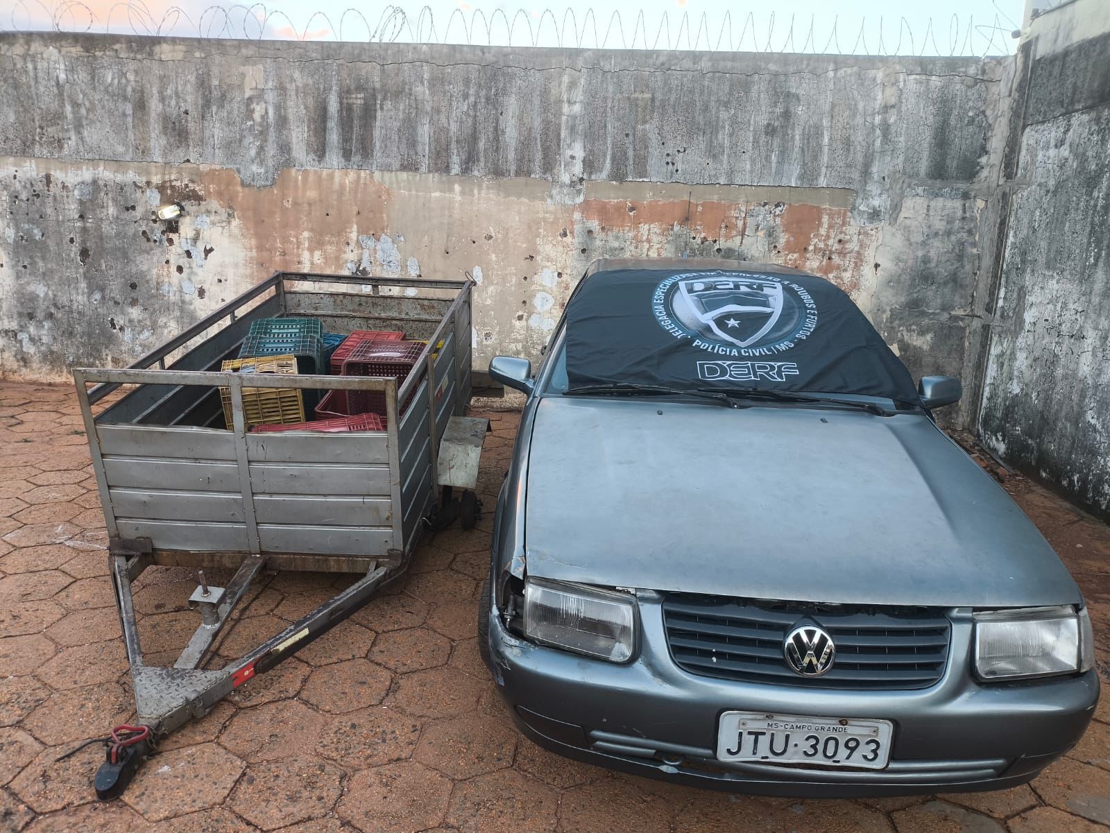 Polícia Civil localiza e aprende automóvel e carretinha furtados na Capital