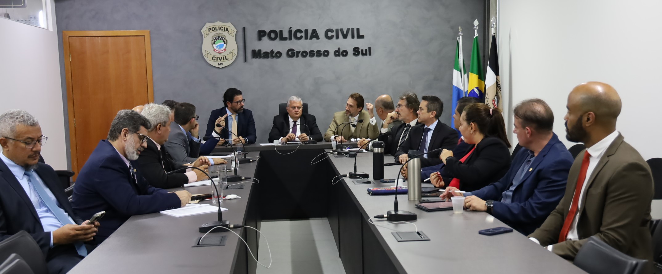 Departamento de Polícia do Interior realiza reunião de trabalho para alinhamento institucional de demandas Departamento de Polícia do Interior realiza reunião de trabalho para alinhamento institucional de demandas