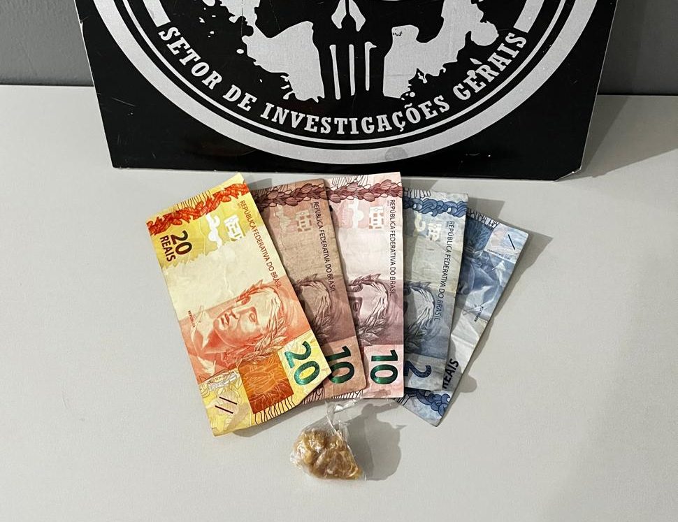 Polícia Civil deflagra operação “Approximatus” e prende homem por tráfico de drogas no Bairro Paranapungá, em Três Lagoas Polícia Civil deflagra operação “Approximatus” e prende homem por tráfico de drogas no Bairro Paranapungá, em Três Lagoas