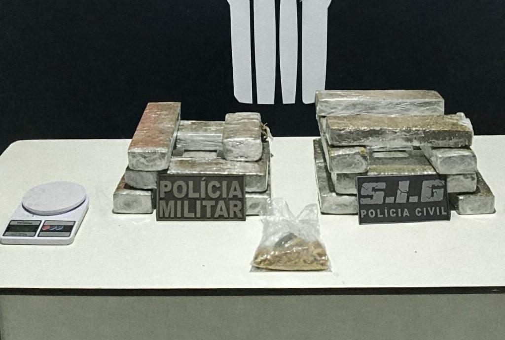 Polícias Civil e Militar prendem três indivíduos por tráfico de drogas em Água Clara Polícias Civil e Militar prendem três indivíduos por tráfico de drogas em Água Clara