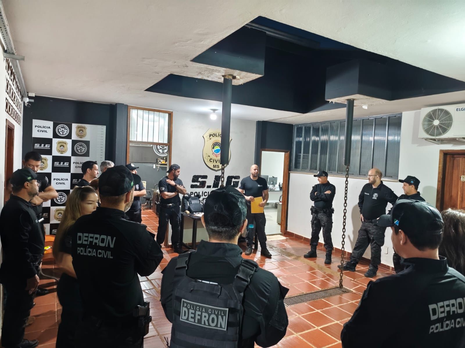 Polícia Civil cumpre mandados de busca e apreensão em MS, SP e SC durante operação conjunta que investiga organização criminosa Polícia Civil cumpre mandados de busca e apreensão em MS, SP e SC durante operação conjunta que investiga organização criminosa