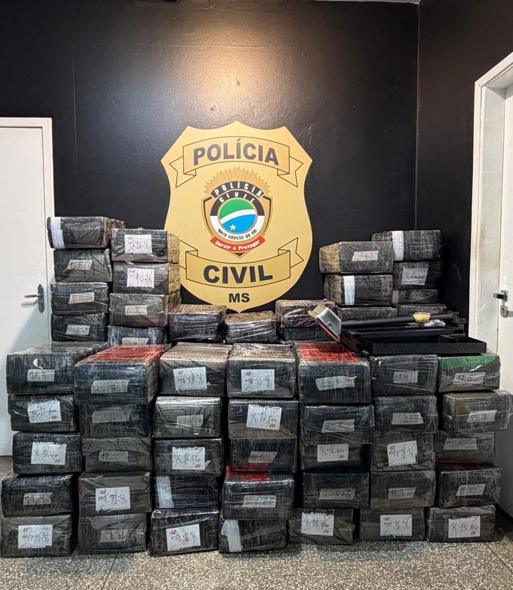 Polícia Civil apreende 1.600 kg de maconha e recupera veículo furtado em Mundo Novo